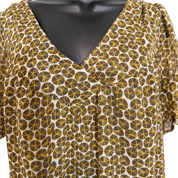 Patterned V-Neck Blouse with Bow-Tie Sleeves- X-Large - Picture 5 of 6